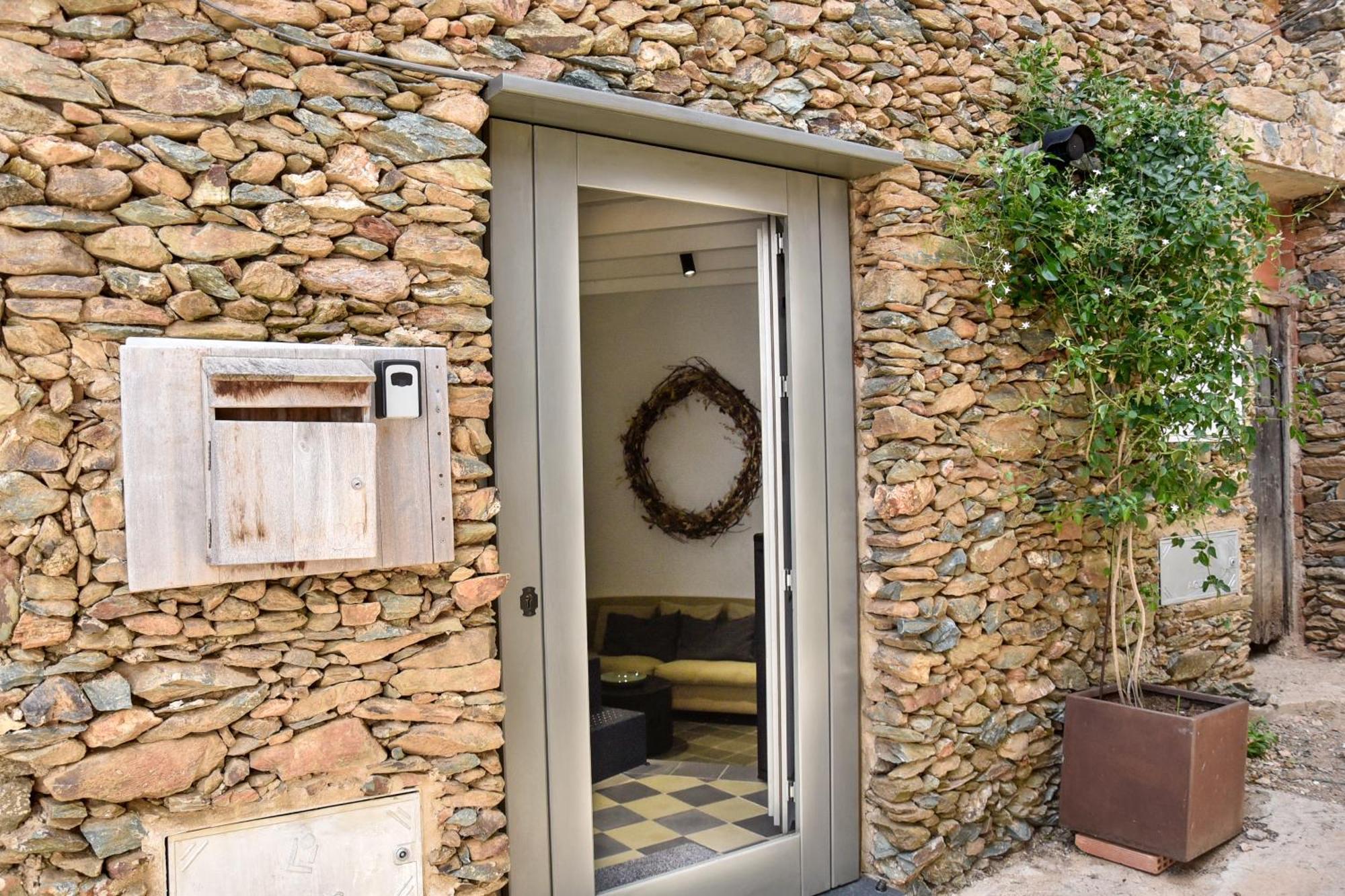 Villa Casa De Piedras By Sierra Viva Desing Cortelazor Exterior foto